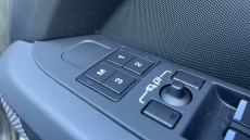 Land Rover Defender 3.0 D300 X-Dynamic SE 110 5dr Auto Diesel Estate